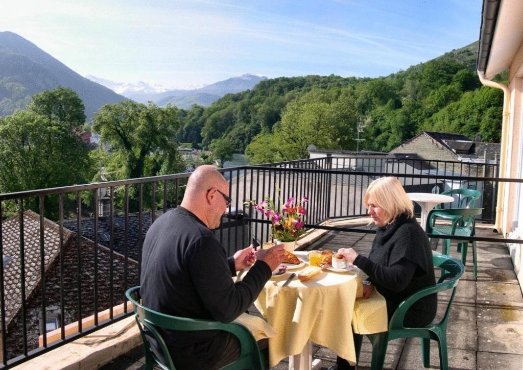 Hotel Des Rosiers Lourdes Bagian luar foto
