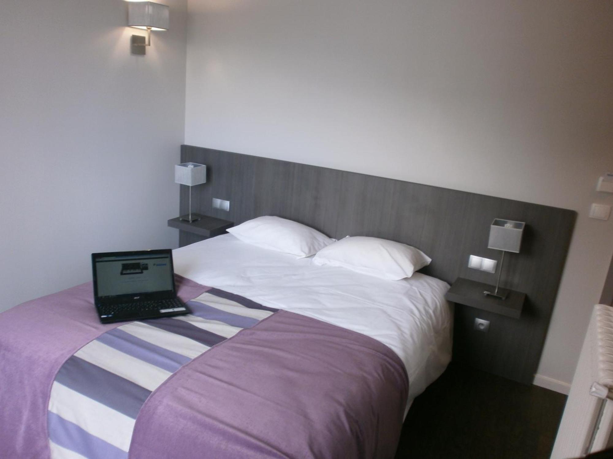 Hotel Des Rosiers Lourdes Bagian luar foto