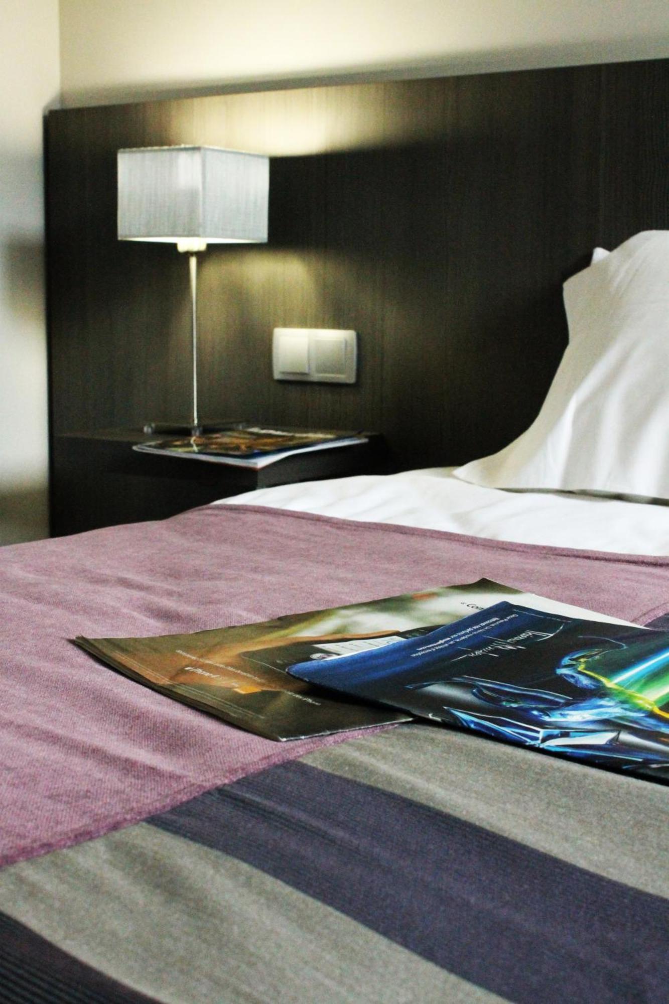 Hotel Des Rosiers Lourdes Bagian luar foto