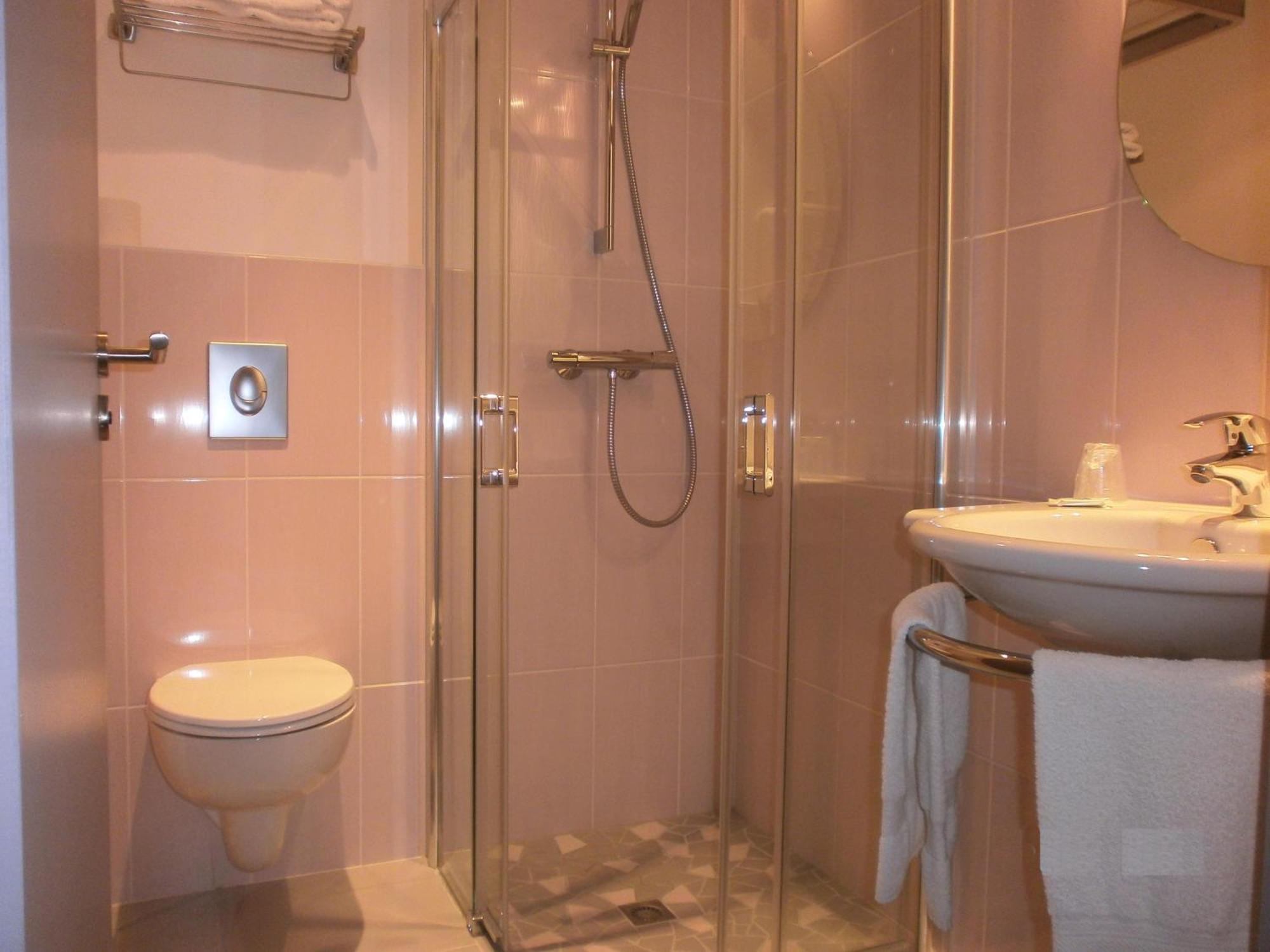 Hotel Des Rosiers Lourdes Bagian luar foto